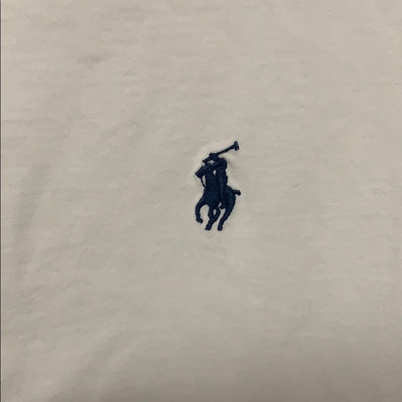 White short sleeve v neck - Picture 4 of 4